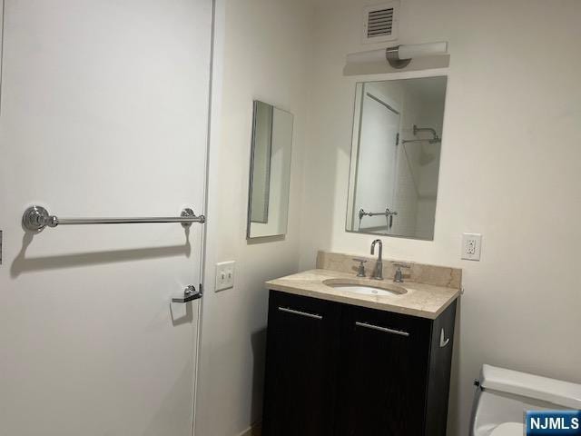 615 Hudson Park, Edgewater, NJ 07020 - bathroom with toilet and vanity