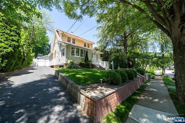 1096 Stasia St, Teaneck, NJ 07666 - view of front facade