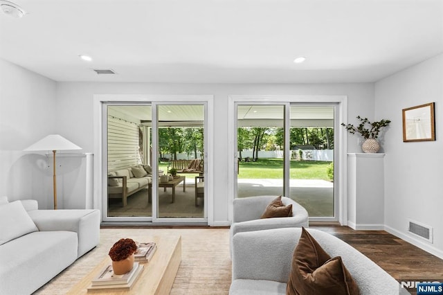 544 Jackson Ave, Twp Of Washington, NJ 07676 - living room with plenty of natural light, wood finished floors, recessed lighting, and baseboards