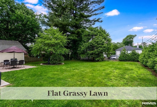 640 E Glen Ave, Ridgewood, NJ 07450 - view of yard with a patio area