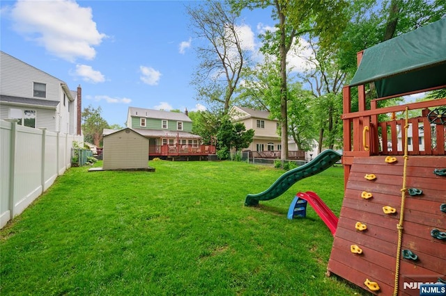18 Cadmus St, Nutley, NJ 07110 - view of yard with a playground