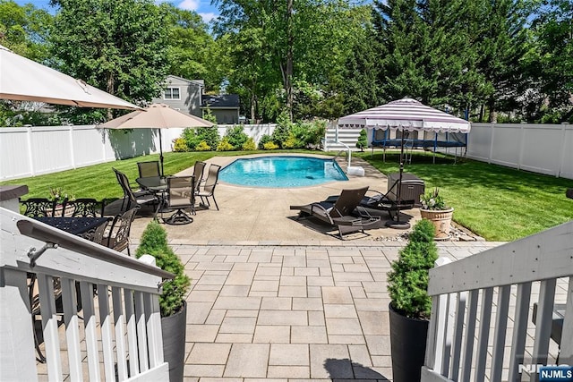 61 Ferndale Rd, Paramus, NJ 07652 - view of pool with a patio