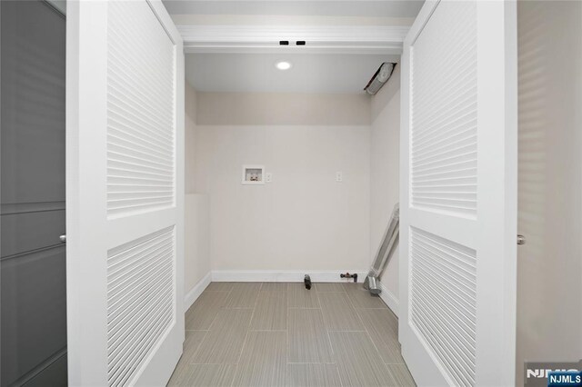 16 Coles Ct, River Edge, NJ 07661 - washroom with washer hookup and baseboards