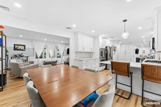 4 Kimberly Way, River Edge, NJ 07661 - dining room featuring light wood-style flooring and recessed lighting