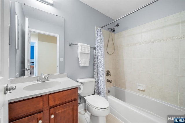 41 Lydia Dr Unit 41, West New York, NJ 07093 - full bath with vanity, toilet, and shower / tub combo with curtain