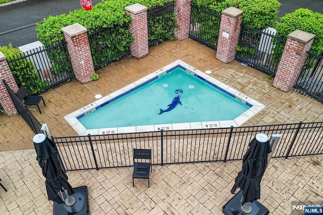 41 Lydia Dr Unit 41, West New York, NJ 07093 - view of community pool