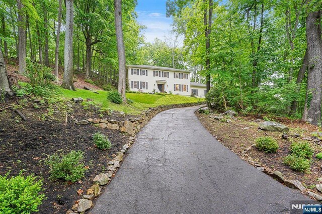 32 Lord William Penn Dr, Morris Township, NJ 07960