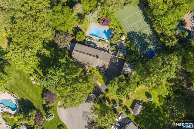 2 Olde Lantern Ct, Montvale, NJ 07645 - aerial view of a pool