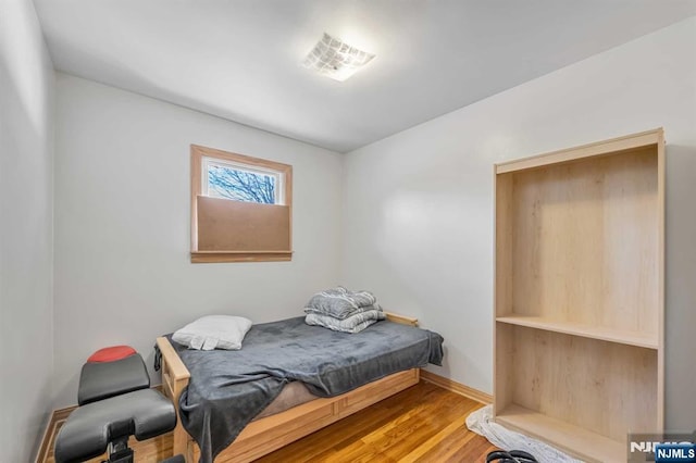 8 Carlisle Ct, Edison, NJ 08817 - bedroom with wood finished floors and baseboards