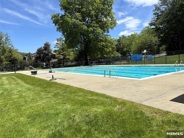 25 Osprey Unit G310, Hackettstown, NJ 07840 - community pool with a patio