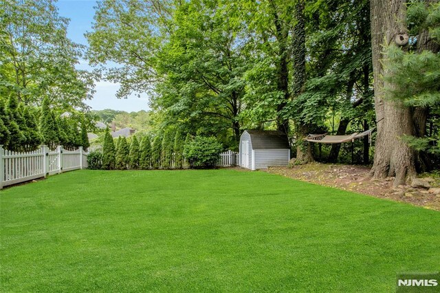 77 Ross Ave, Demarest, NJ 07627 - view of yard
