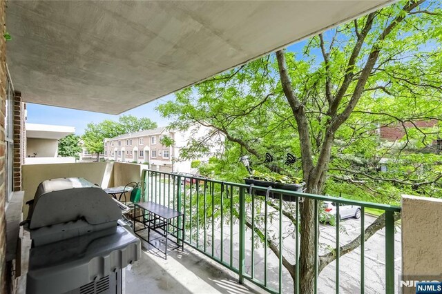 100 Grand Cove Way Unit 2D, Edgewater, NJ 07020 - view of balcony