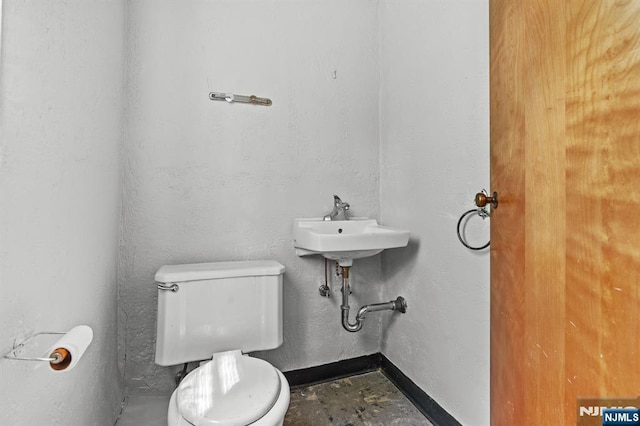 15 Strawberry Hill Rd, Hillsdale, NJ 07642 - half bath featuring toilet and baseboards