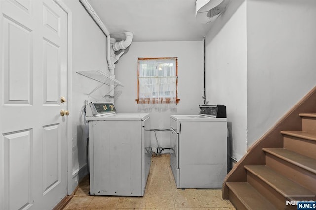 15 Strawberry Hill Rd, Hillsdale, NJ 07642 - laundry room featuring washing machine and dryer