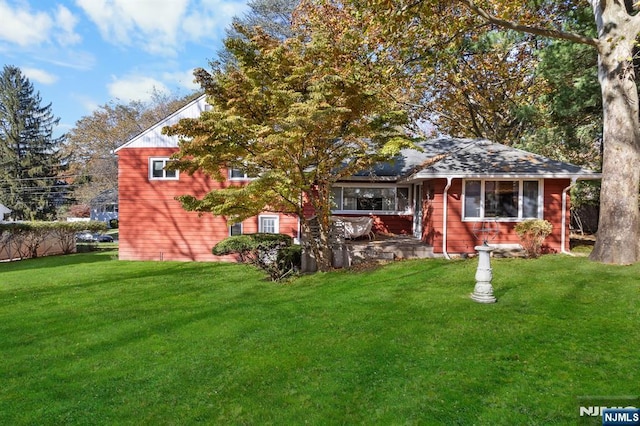 15 Strawberry Hill Rd, Hillsdale, NJ 07642 - view of front facade with a front lawn