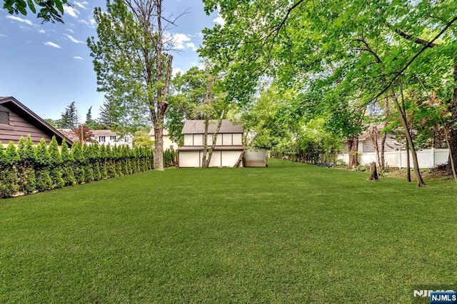 77 Myrtle Ave, Allendale, NJ 07401 - view of yard