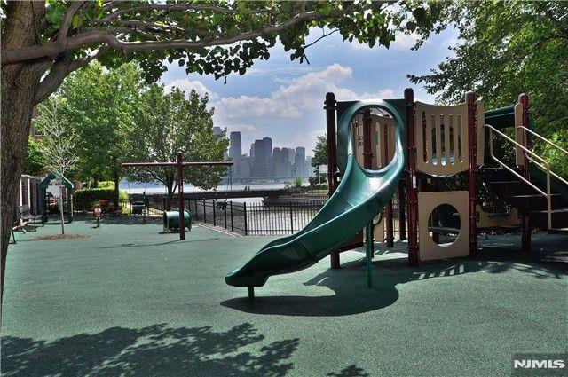 274 Roslyn Ct, West New York, NJ 07093 - view of community play area