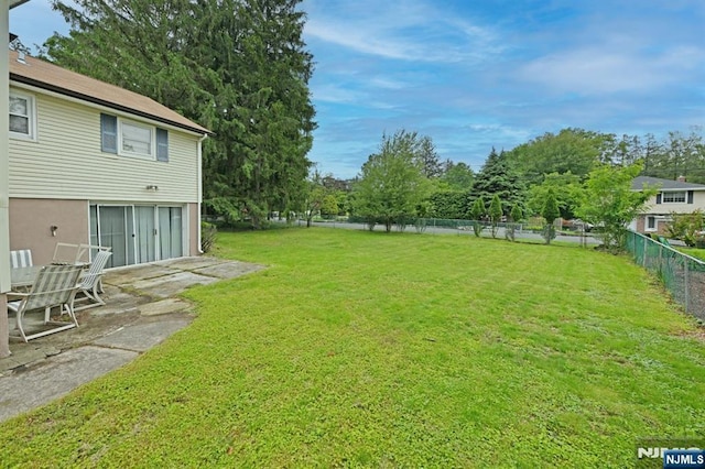 64 Rivervale Rd, Park Ridge, NJ 07656 - view of yard featuring a patio area