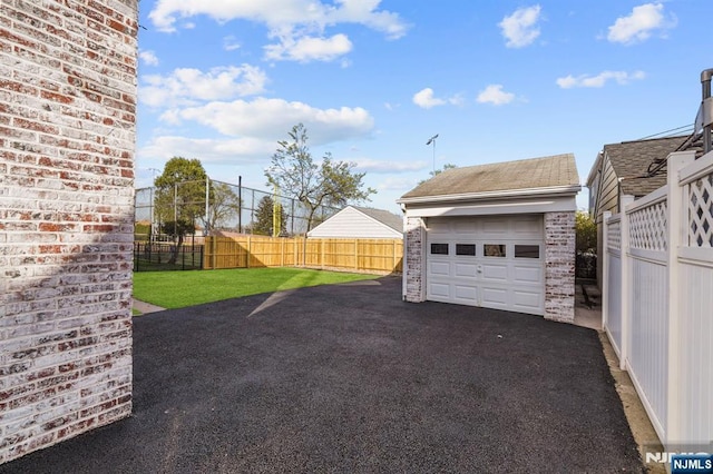 78 Schuyler Ave, North Arlington, NJ 07031 - detached garage with asphalt driveway