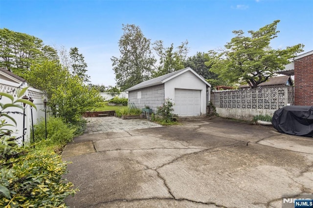 21 Berkeley Ave, Belleville, NJ 07109 - detached garage with concrete driveway