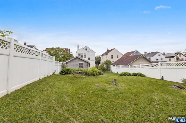 21 Berkeley Ave, Belleville, NJ 07109 - view of yard featuring a residential view