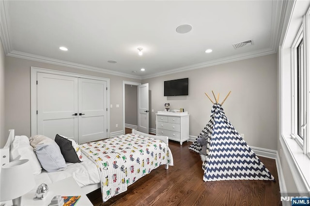 504 Kendrick St, Paramus, NJ 07652 - bedroom featuring baseboards, dark wood finished floors, ornamental molding, a closet, and recessed lighting