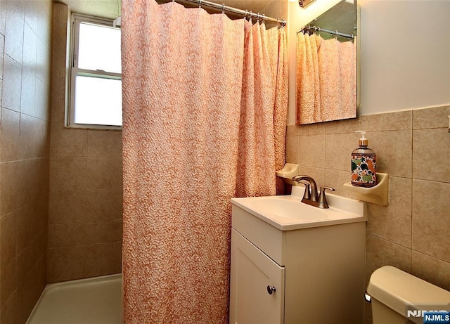 37 Winslow Ter, Fair Lawn, NJ 07410 - full bathroom with vanity, tile walls, a shower with curtain, and toilet