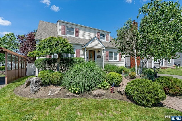 9 Knollwood Rd, Totowa, NJ 07512 - view of front of property featuring a shingled roof