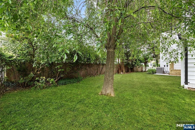 428 Elm Ave, River Edge, NJ 07661 - view of yard featuring cooling unit