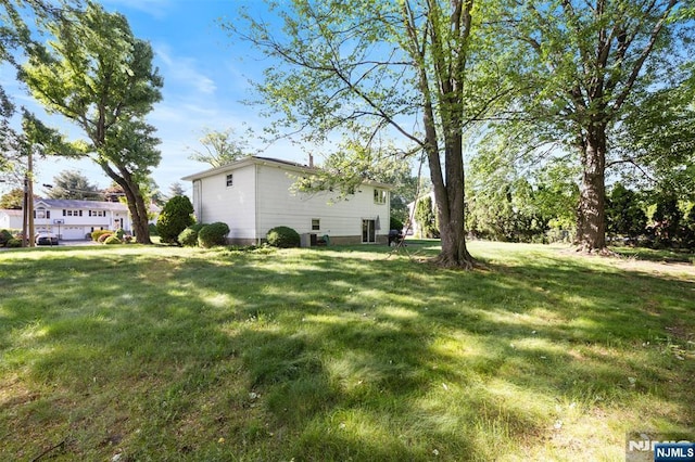 30 Fox Hill Rd, Fairfield, NJ 07004 - view of grassy yard
