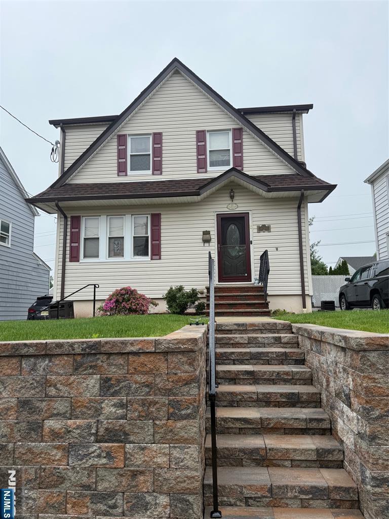 431 Sussex Rd, Wood Ridge, NJ 07075 - view of front of house featuring entry steps