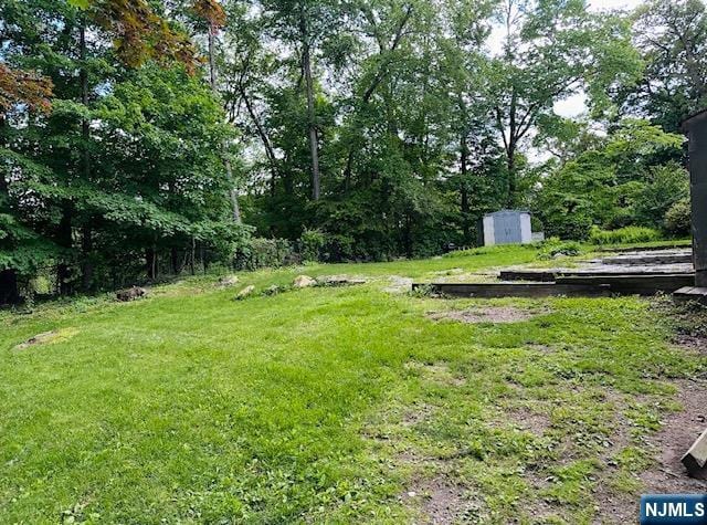 128 Up High Crest Rd, West Milford, NJ 07480 - view of green lawn