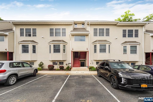 101 Royal Ave Unit 40, Hawthorne, NJ 07506 - view of front of property featuring uncovered parking