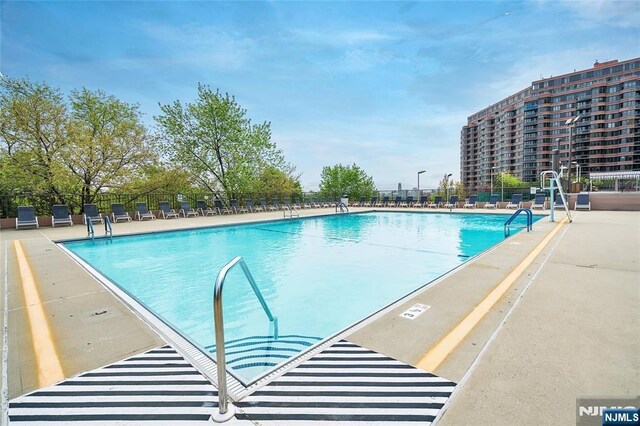 200 Winston Unit 2912, Cliffside Park, NJ 07010 - community pool with a patio area