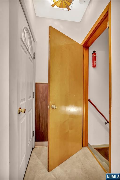 42 Cecilia Dr, Wayne, NJ 07470 - view of hall
