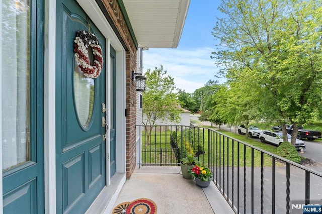 41 Sycamore Ave, Hillsdale, NJ 07642 - view of balcony