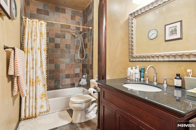 45 Dykers Farm Rd, North Haledon, NJ 07508 - bathroom with vanity, toilet, and shower / bathtub combination with curtain