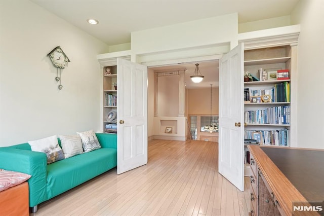 45 Dykers Farm Rd, North Haledon, NJ 07508 - sitting room with light wood finished floors and recessed lighting