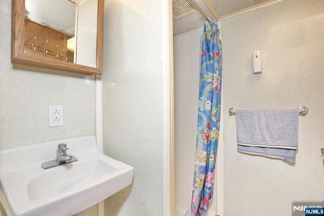 328-330 Hoover Ave, Bloomfield, NJ 07003 - bathroom featuring a sink and a shower with shower curtain