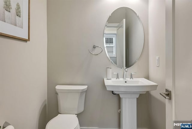 15 Meadowbrook Rd, Upper Saddle River, NJ 07458 - bathroom featuring toilet and baseboards