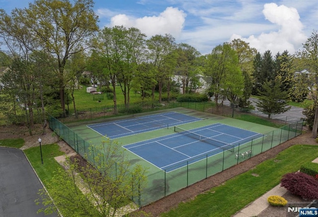 1360 Hamburg Tpke Unit 702, Wayne, NJ 07470 - view of tennis court