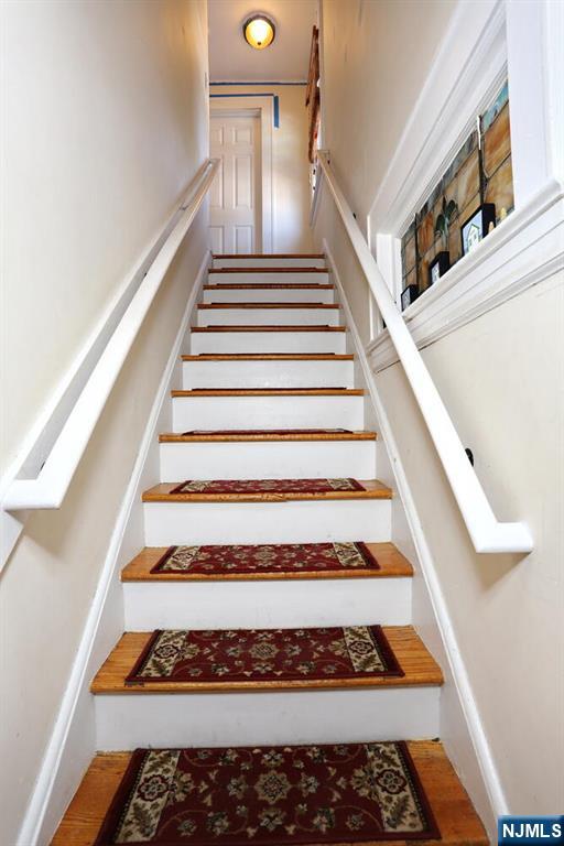 1154 Summit Ave, Teaneck, NJ 07666 - view of stairs