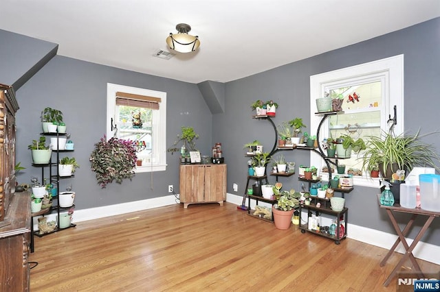 1154 Summit Ave, Teaneck, NJ 07666 - sitting room featuring wood finished floors and baseboards
