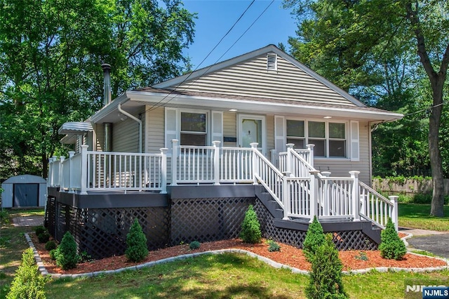 112 Fern St, Twp Of Washington, NJ 07676 - bungalow featuring covered porch and stairway