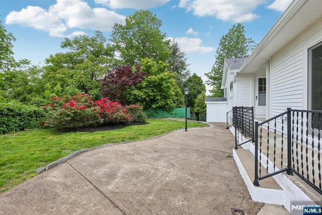 444 Black Oak Ridge Rd, Wayne, NJ 07470 - view of patio / terrace