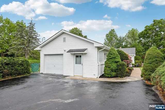 444 Black Oak Ridge Rd, Wayne, NJ 07470 - garage with asphalt driveway