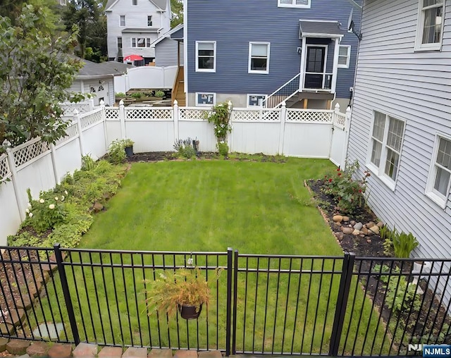 114 Summit Cross, Rutherford, NJ 07070 - view of yard