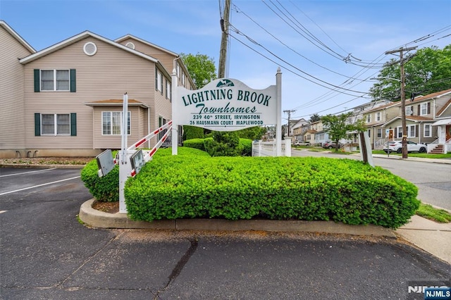 239 40th St Unit C0007, Irvington, NJ 07111 - community / neighborhood sign with uncovered parking