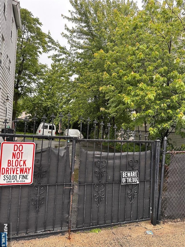 74 Pennington St, Paterson, NJ 07501