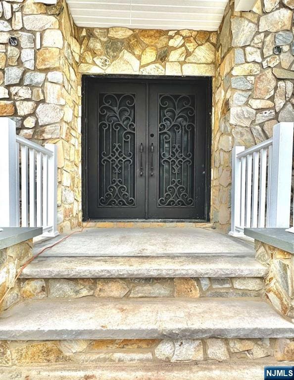 178 Leonard Pl, North Arlington, NJ 07031 - view of exterior entry with stone siding